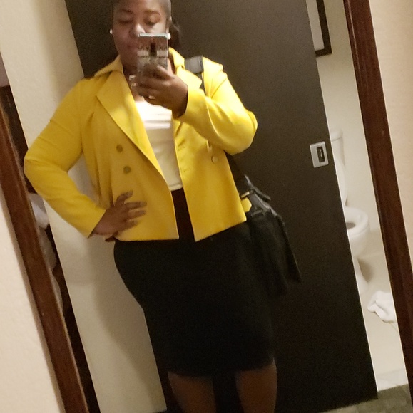 New York and Co yellow blazor - Picture 6 of 6